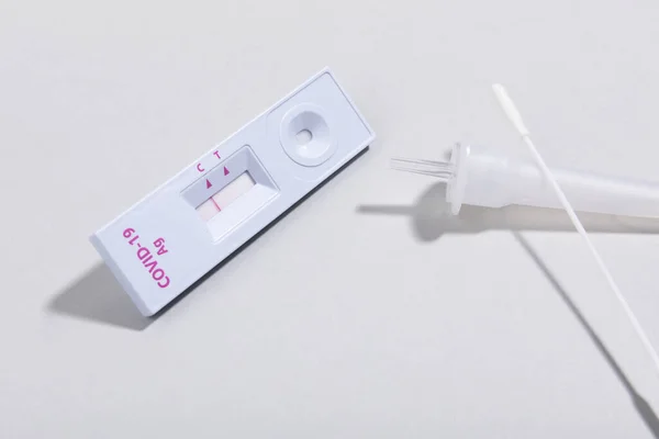 Covid Virus Test Kit Mit Negativem Ergebnis — Stockfoto