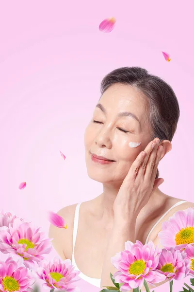 Bőrápolási Poszter Ázsiai Koreai Vezető Nővel — Stock Fotó
