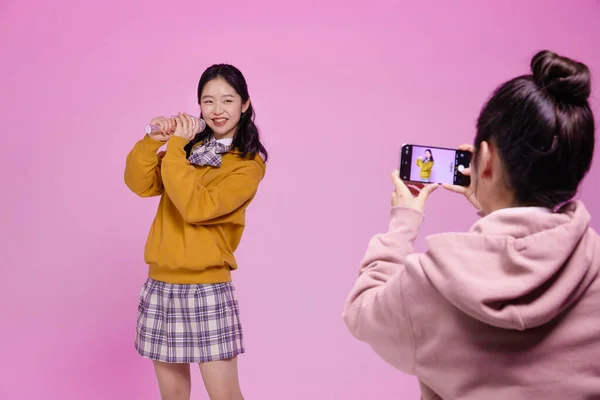 Generation Asiatiska Koreanska Kvinnliga Hipster Influencer Skapare Koncept Skapa Kort — Stockfoto