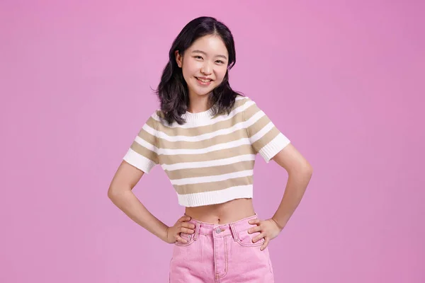 Geração Asiático Coreano Menina Confiante Pose — Fotografia de Stock