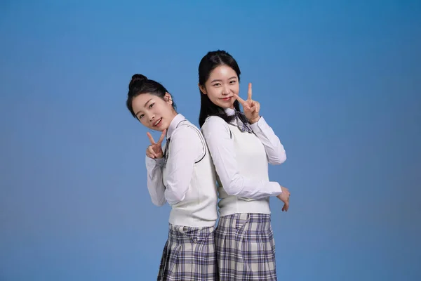 Bonito Coreano Ásia Meninas Com Dedo Queijo Pose — Fotografia de Stock