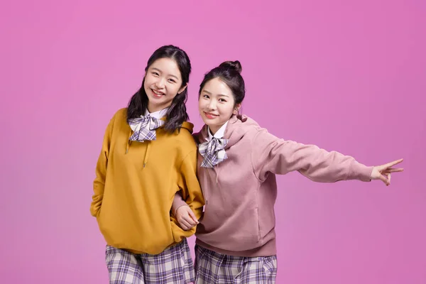 Покоління Посміхається Гарним Корейським Дівчатам Азії — стокове фото
