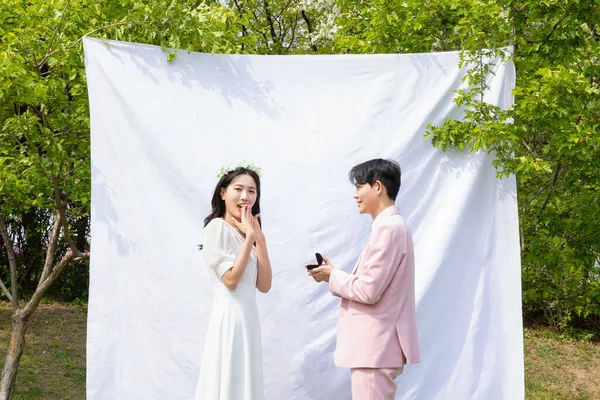 Beautiful Asian Couple Wedding Photoshoot Park — 스톡 사진
