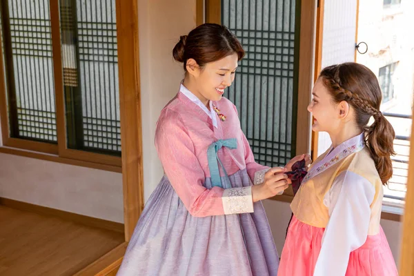 Korean Caucasian Girls Wearing Hanbok Korean Traditional Clothes — 스톡 사진