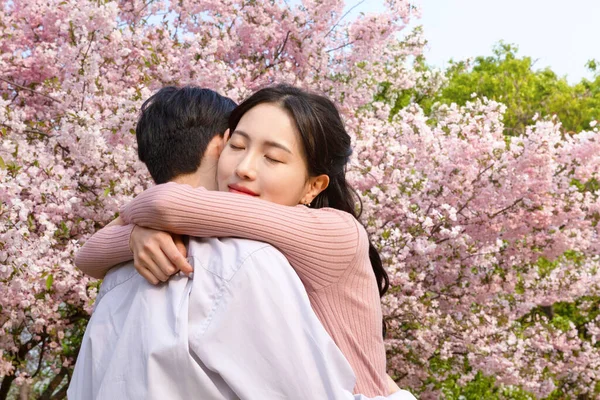 Korean Asian Couple Enjoying Spring Date_Happy Vibe — ストック写真