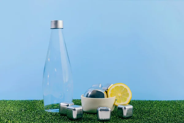 Summer Background_Water Bottle Stainless Ice — Stockfoto