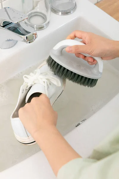 Aesthetic Laundry Concept Washing Sneakers — Zdjęcie stockowe
