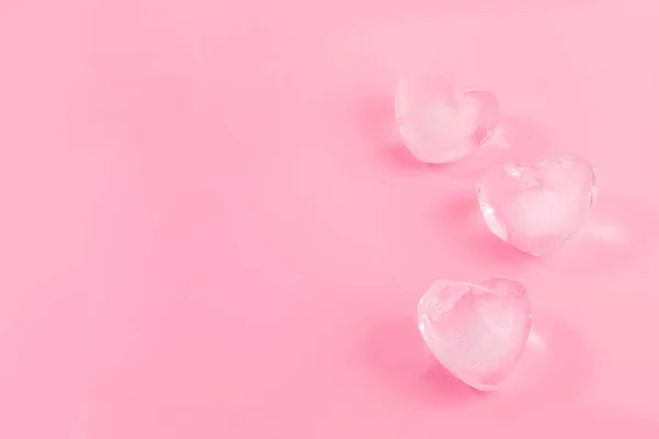 Creative Summer Photo_Heart Shaped Ice Pink Background — Stockfoto