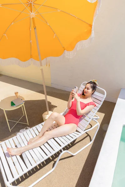 Verão Férias Concept Korean Bela Asiático Jovem Mulher Tomando Como — Fotografia de Stock