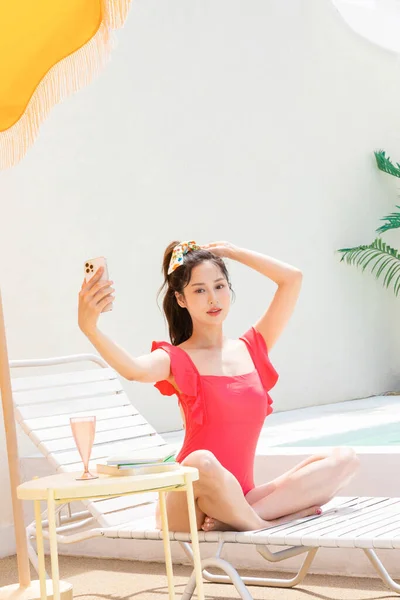 Verão Férias Concept Korean Bela Asiático Jovem Mulher Tomando Selfie — Fotografia de Stock