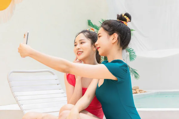 Літня Подорож Друзями Концепт Серіалом Korean Красиві Азійські Молоді Жінки — стокове фото