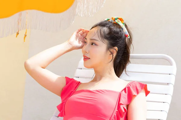 Sommerurlaub Concept Korean Beautiful Asian Young Woman Sitting Take Rest — Stockfoto