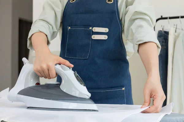 Aesthetic Laundry Concept_Ironing Shirt Clothes Rack Background — Stock Photo, Image