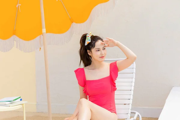 Summer Vacation Concept_Korean Beautiful Asian Young Woman Covering Face Hand — Stock Photo, Image