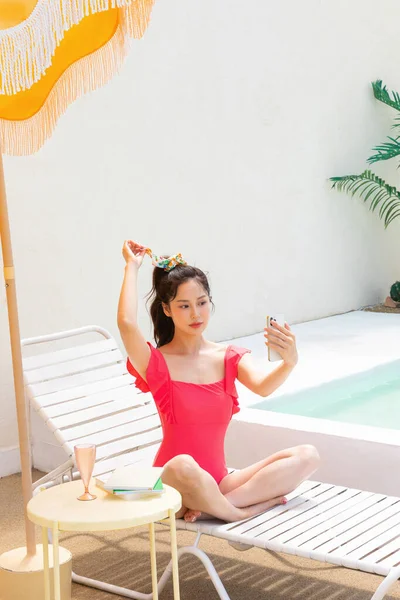 Verão Férias Concept Korean Bela Asiático Jovem Mulher Tomando Selfie — Fotografia de Stock