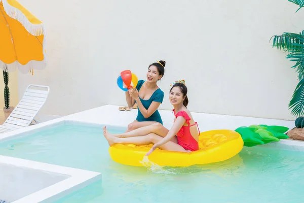 Καλοκαιρινό Ταξίδι Διακοπών Φίλους Concept Series Korean Όμορφες Ασιάτισσες Νεαρές — Φωτογραφία Αρχείου