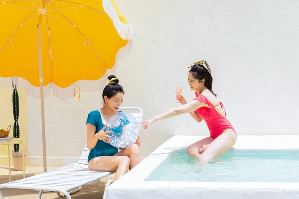 Καλοκαιρινό Ταξίδι Διακοπών Φίλους Concept Series Korean Όμορφες Ασιάτισσες Νεαρές — Φωτογραφία Αρχείου