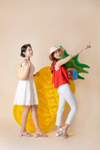 Nyári Nyaralás Kirándulás Barátokkal Koncepció Sorozat Koreai Gyönyörű Ázsiai Fiatal — Stock Fotó