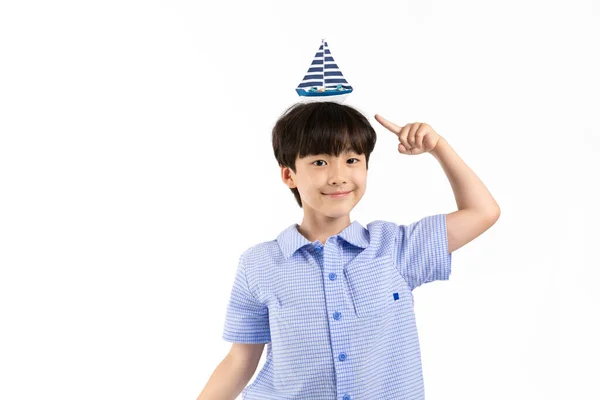 Menino Coreano Vestindo Verão Azul Meia Manga Camisa Fundo Branco — Fotografia de Stock