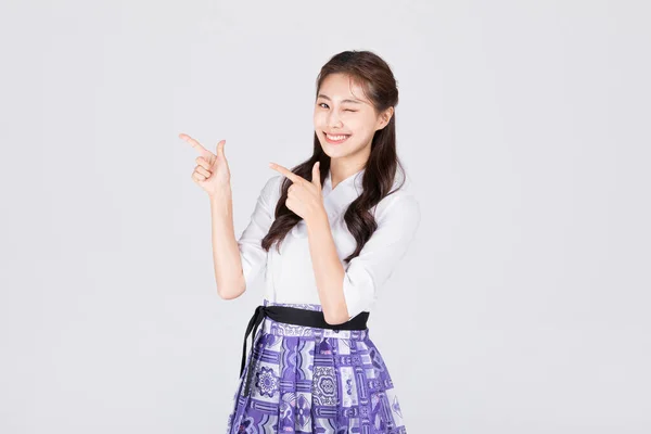 Bela Mulher Coreana 20S Vestindo Moderno Hanbok Guide — Fotografia de Stock
