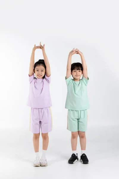 Korejský Chlapec Dívka Fitness Cvičení Koncept Bílém Pozadí Cvičení Gymnastiky — Stock fotografie