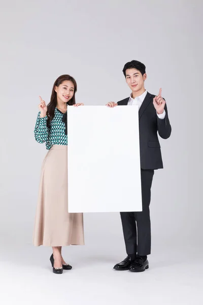 Koreli Genç Çift Kadın Erkek Modern Hanbok Giyiyorlar Bir Panel — Stok fotoğraf