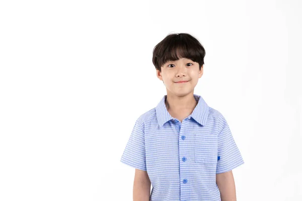 Joven Coreano Con Camisa Media Manga Azul Verano Fondo Blanco —  Fotos de Stock