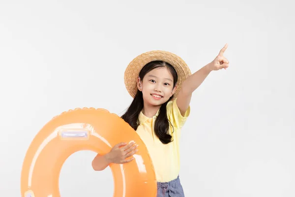 Menina Coreana Vestindo Roupas Ginástica Estúdio Fundo Branco Segurando Flutuador — Fotografia de Stock