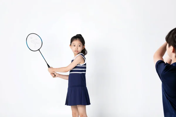 Ragazzo Coreano Ragazza Fitness Concetto Esercizio Background Bianco Giocare Badminton — Foto Stock
