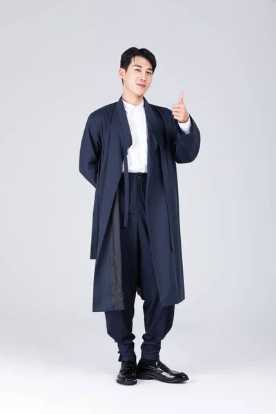 Dobře Vypadající Korejský Mladý Muž 20S Nosit Moderní Hanbok Sobě — Stock fotografie