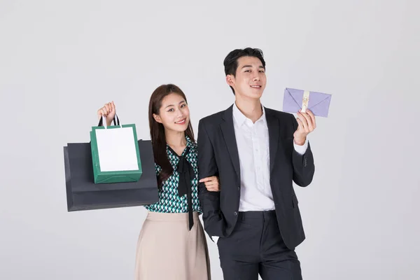 Koreansk Ungt Par Mann Kvinne Moderne Hanbok Med Papirpose Koreansk – stockfoto