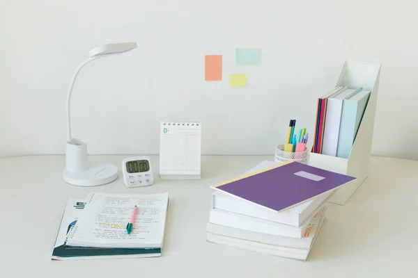 Belajar Rumah Belajar Pengaturan Meja Meja Siswa Mengambil Ujian Masuk — Stok Foto