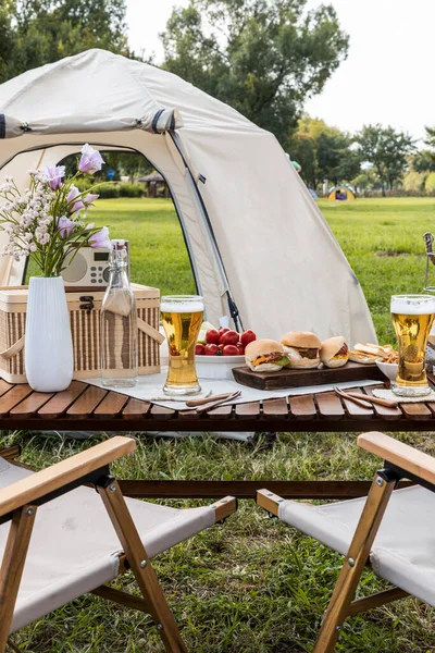 Ambiente Camping Estética Tiendas Campaña Cerveza —  Fotos de Stock