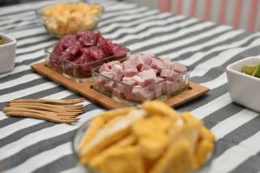 Bir picada 'nın seçmeli odak noktası soğuk kesim ve kopyalama alanı.