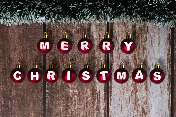 Mutlu Noeller diyen Noel süsleri.