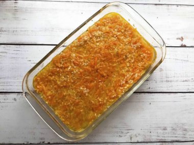 Temiz su, tuz ve baharat ekle.