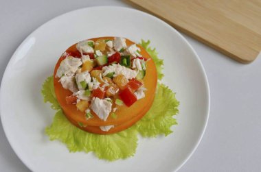 Salata için bir dilim hurma, sonra tekrar salata..