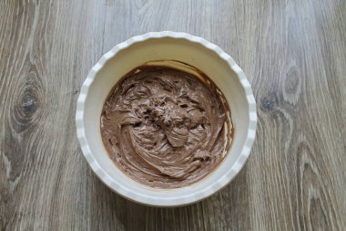 Kremayı 1-2 dakika daha çırp, sonra kullanabilirsin..