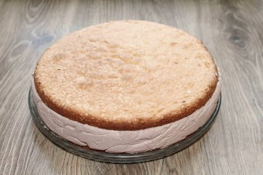 Pastayı tabağa koy..