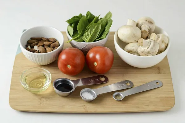 Prepare Todos Ingredientes Necessários Para Fazer Salada Cogumelos Fritos — Fotografia de Stock