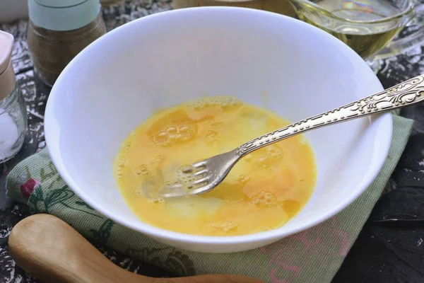 Break Eggs Bowl Shake Fork — Stock Photo, Image