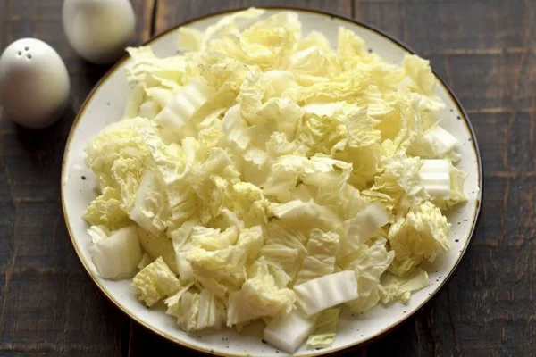 Separate Chinese Cabbage Top Leaves Chop Head Cabbage Any Way — Stock Photo, Image