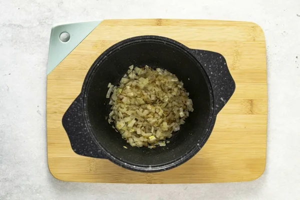 Añadir Las Cebollas Finamente Picadas Freír Hasta Que Estén Suaves —  Fotos de Stock