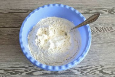 Un, kabartma tozu ekle.