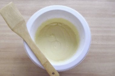 Tüm malzemeleri bir kasede iyice karıştır..