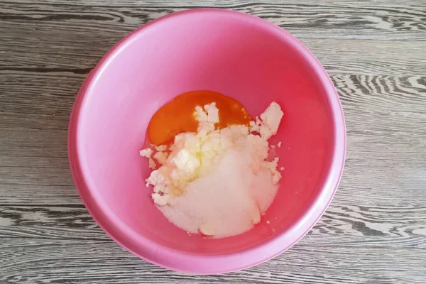 Συνδυάστε Αυγό Τυρί Cottage Ζάχαρη Ένα Μπολ Χτυπάμε Μίξερ Χειρός — Φωτογραφία Αρχείου