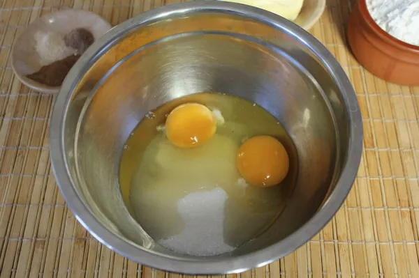 Prepara Pasta Huevos Batidos Con Azúcar Sal Hasta Que Estén — Foto de Stock