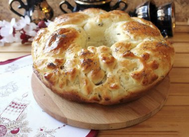 Bitiş rulosunu kalıptan çıkar ve hemen havluyla ört..