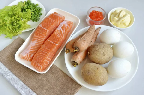 Bereid Alle Benodigde Ingrediënten Voor Het Maken Van Koninklijke Salade — Stockfoto