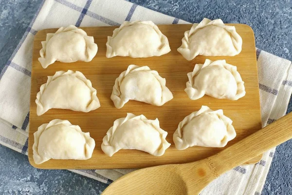 Die Knödel Kochendem Salzwasser Minuten Kochen Bis Der Teig Fertig — Stockfoto